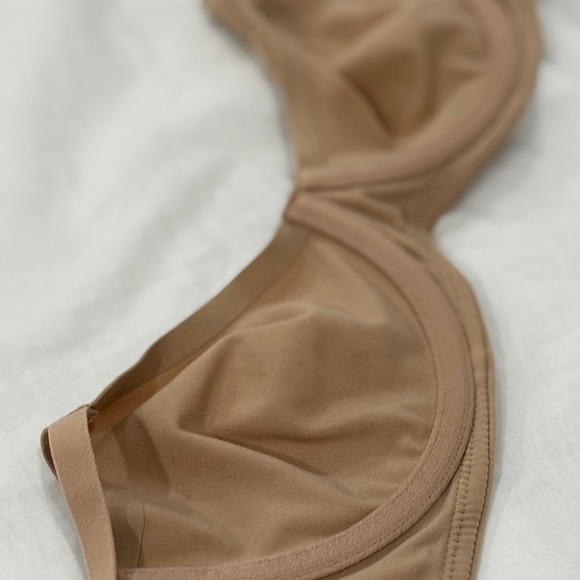 SKIMS Balconette Underwire Bra - Picture 3 of 3